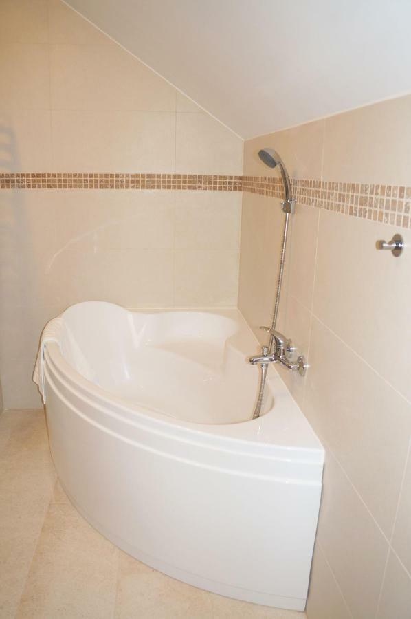 Jaskolka - Pokoje I Apartament Przy Plazy ออลชติน ภายนอก รูปภาพ